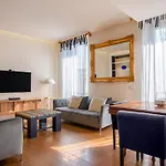 Roman Jewel Elegant Apartment Near The Center